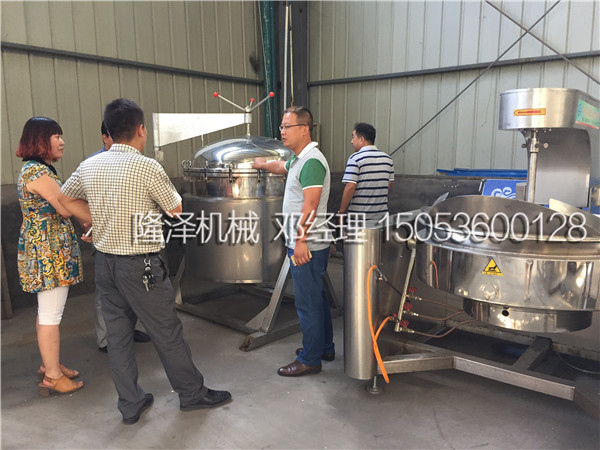 歡迎南通客戶來(lái)廠訂購(gòu)黃豆蒸煮鍋